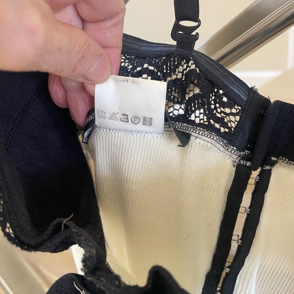 Gaetano Navarra VINTAGE Black and White Lace Camisole Top - Picture 3 of 13